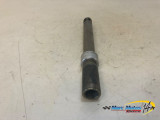 AXE DE ROUE AVANT TRIUMPH 955 SPRINT ST 2002