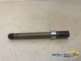 AXE DE ROUE AVANT TRIUMPH 955 SPRINT ST 2002