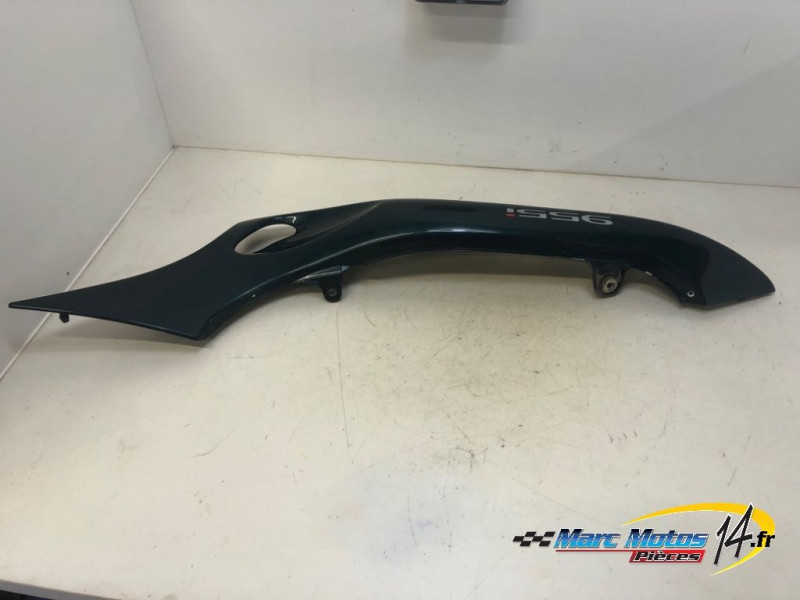CACHE LATERAL DROIT TRIUMPH 955 SPRINT ST 2002