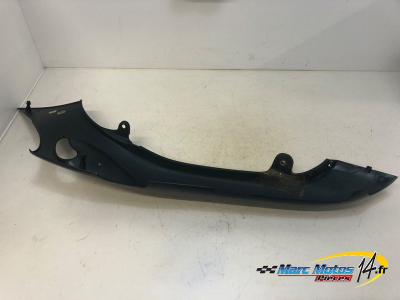 CACHE LATERAL DROIT TRIUMPH 955 SPRINT ST 2002