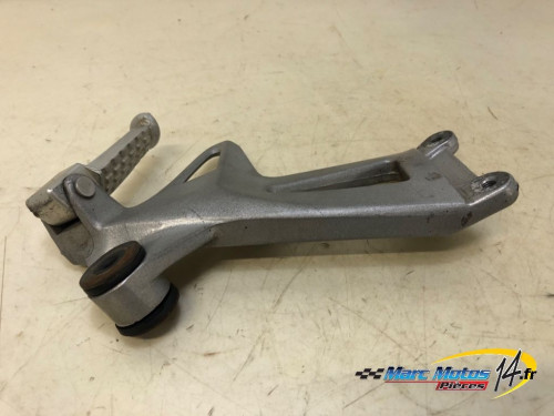 PLATINE ARRIERE DROITE TRIUMPH 955 SPRINT ST 2002