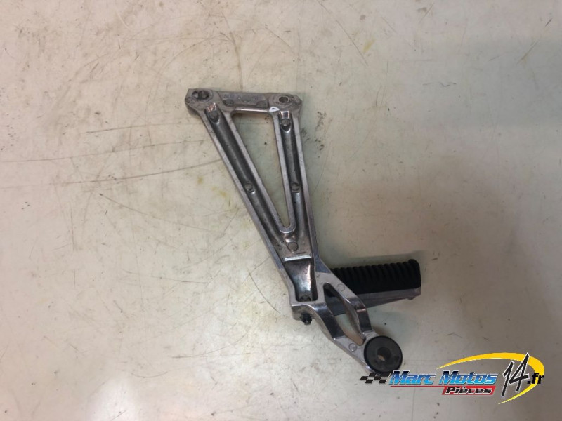 PLATINE ARRIERE DROITE YAMAHA 1300 XJR 2005