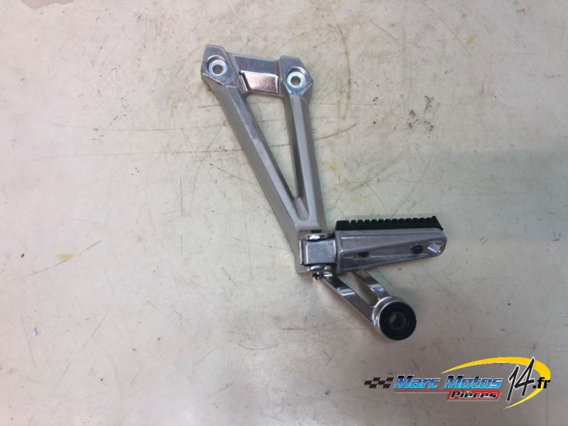 PLATINE ARRIERE GAUCHE YAMAHA 1300 XJR 2005