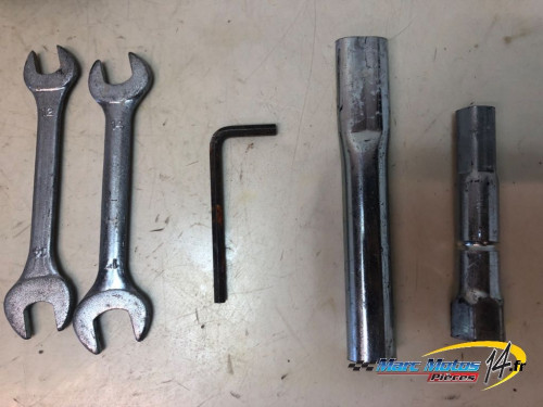 TROUSSE A OUTILS YAMAHA 1300 XJR 2005