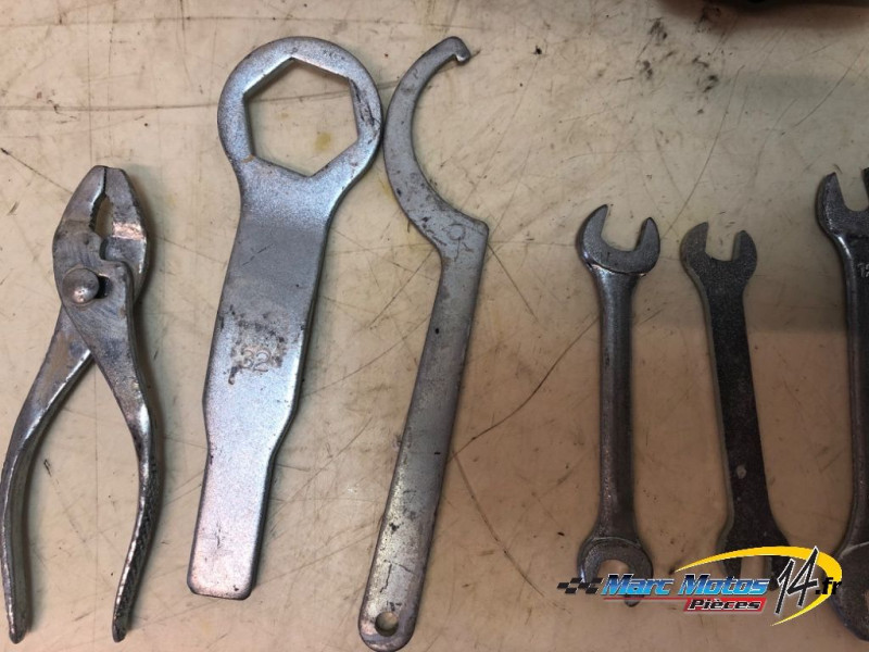 TROUSSE A OUTILS YAMAHA 1300 XJR 2005