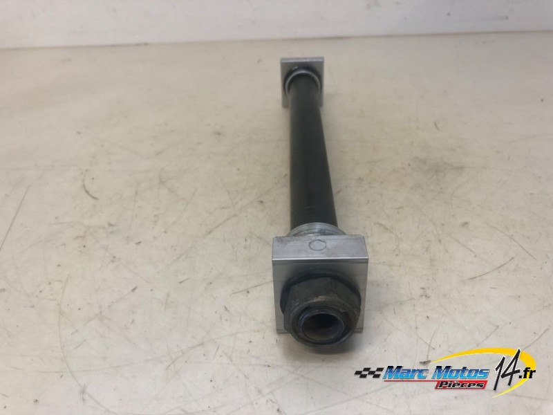 AXE DE ROUE ARRIERE YAMAHA 1300 XJR 2006