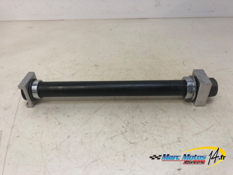 AXE DE ROUE ARRIERE YAMAHA 1300 XJR 2006