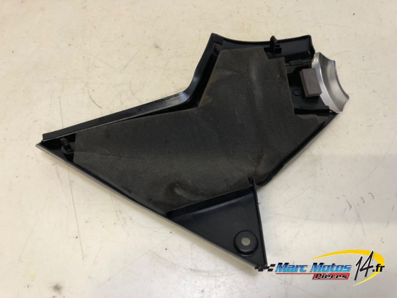 HABILLAGE DE BOITE A AIR GAUCHE YAMAHA 1300 XJR 2006