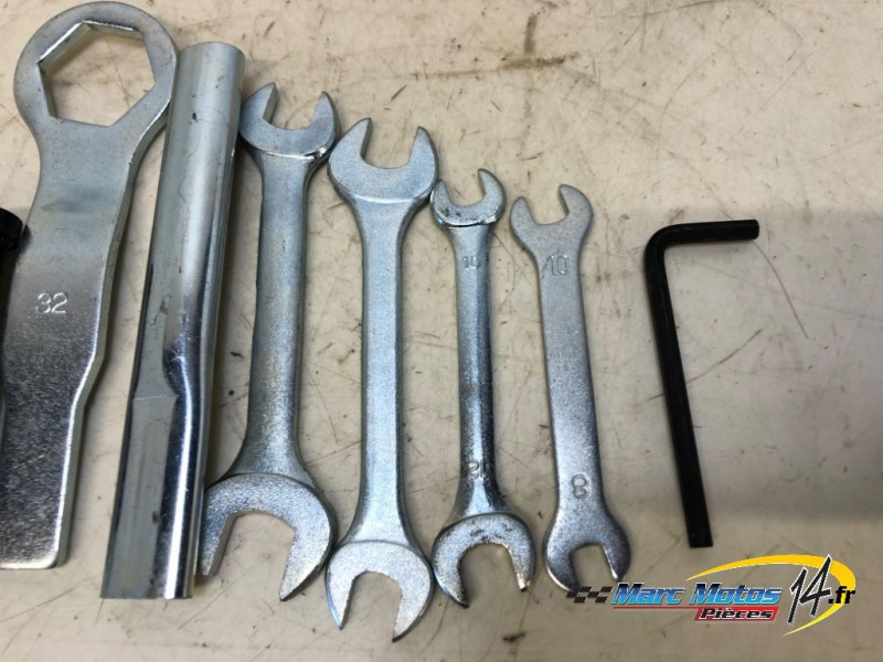TROUSSE A OUTILS YAMAHA 1300 XJR 2006