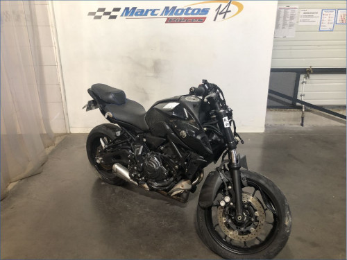YAMAHA MT07 