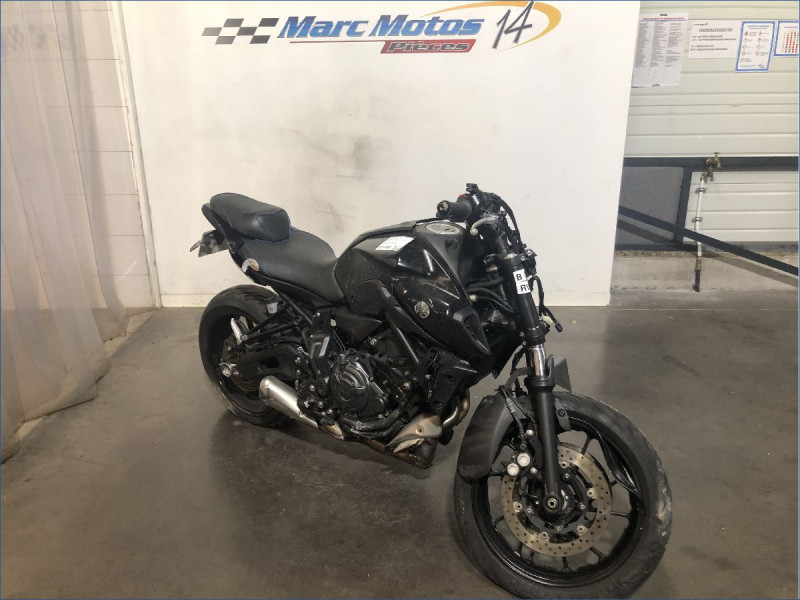 YAMAHA MT07 