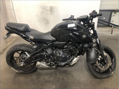 YAMAHA MT07 