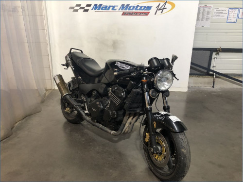 TRIUMPH 955 SPEED TRIPLE 