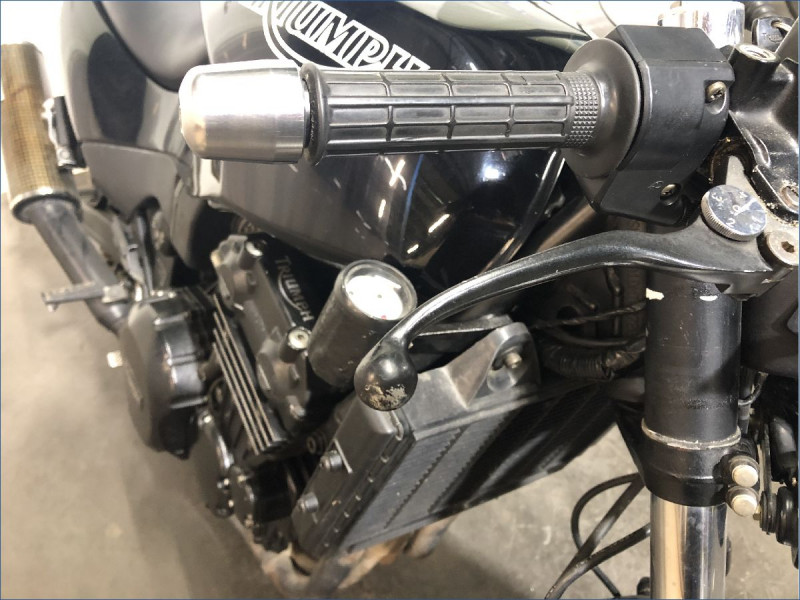 TRIUMPH 955 SPEED TRIPLE 