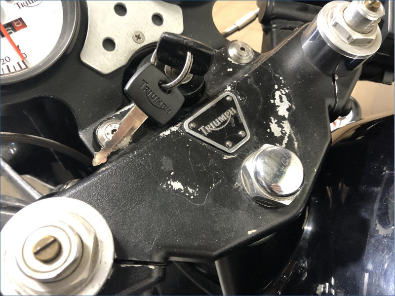 TRIUMPH 955 SPEED TRIPLE 