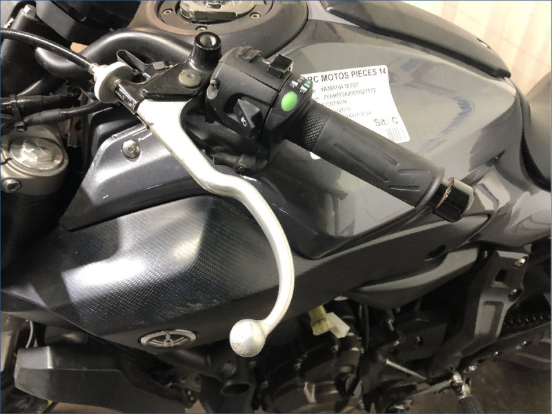YAMAHA MT07 
