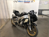 YAMAHA R1 