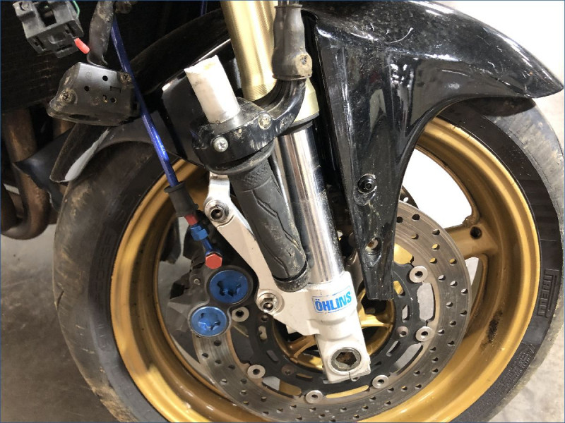 YAMAHA R1 