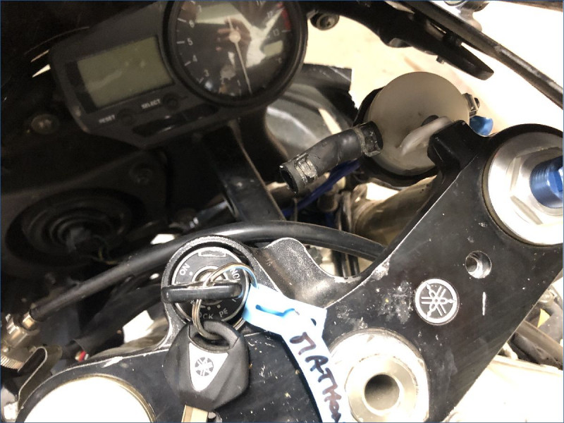 YAMAHA R1 