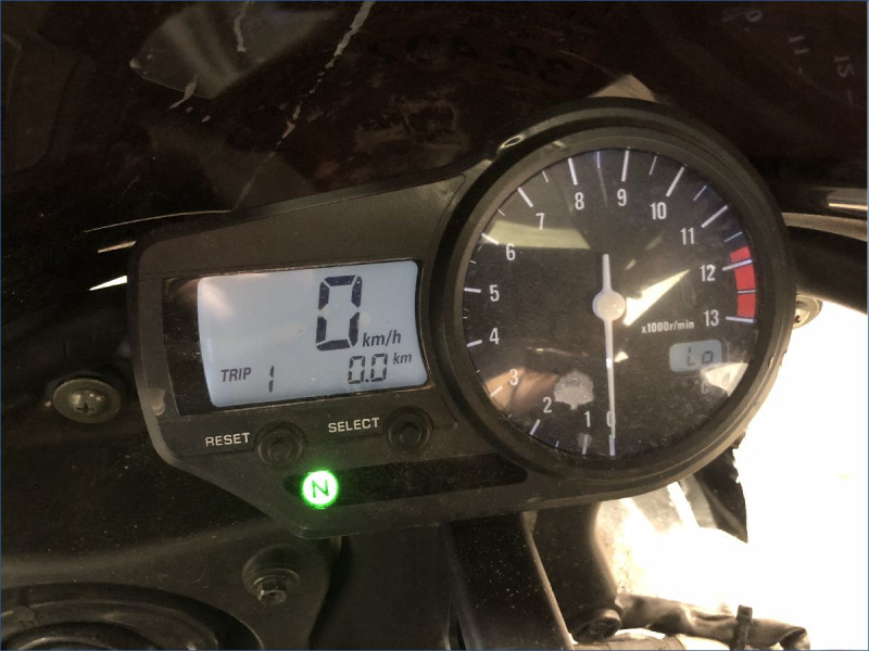 YAMAHA R1 