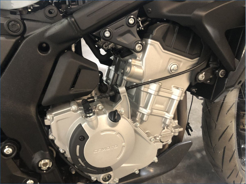 CFMOTO 675 NK 