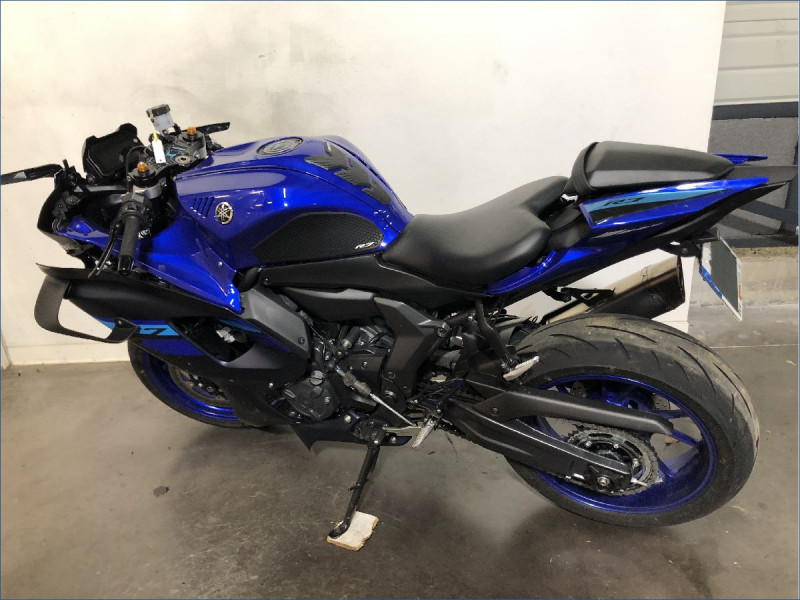 YAMAHA R7 A2