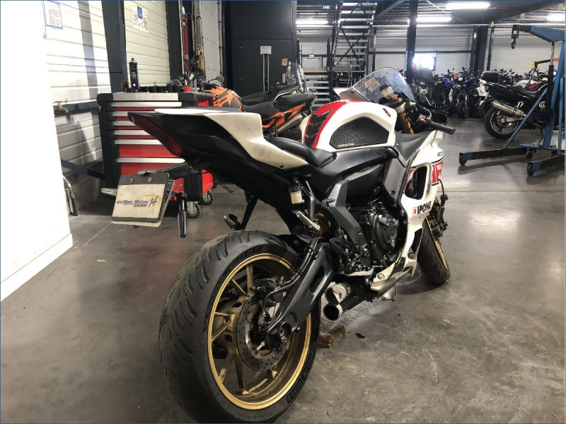 YAMAHA R7 A2