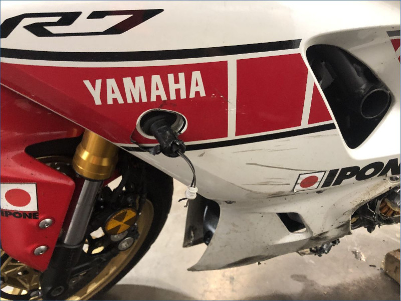YAMAHA R7 A2