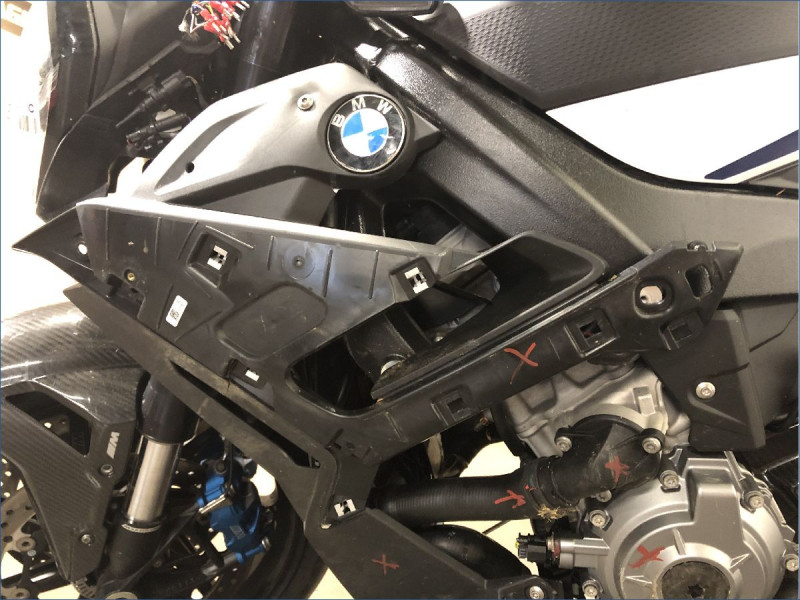 BMW M1000R 