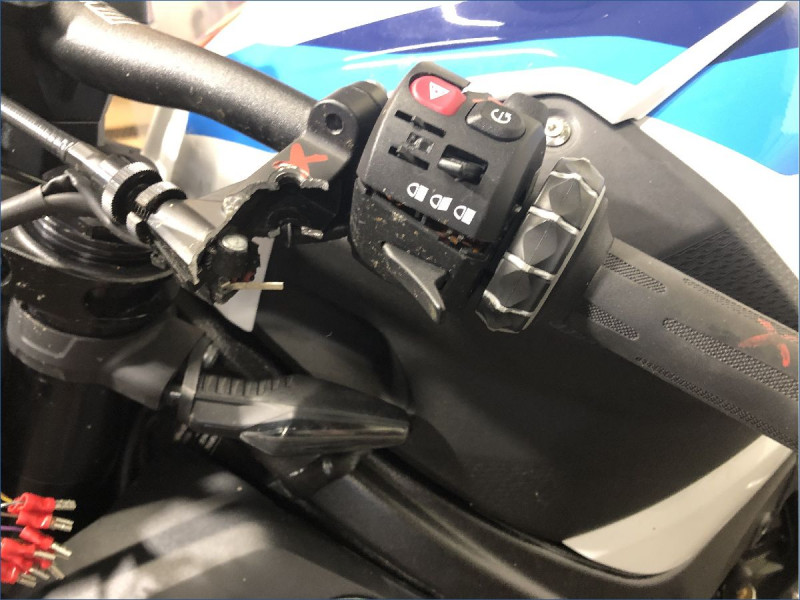 BMW M1000R 