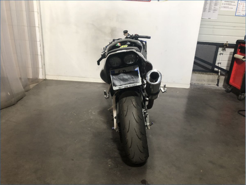 YAMAHA R6 