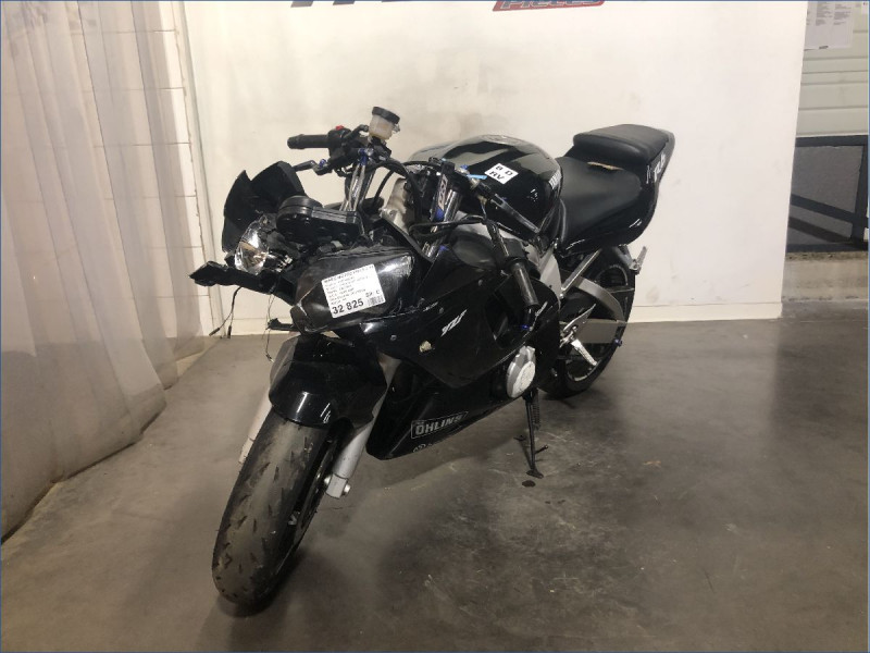 YAMAHA R6 