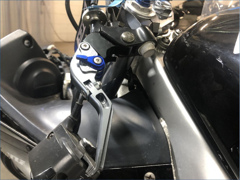 YAMAHA R6 