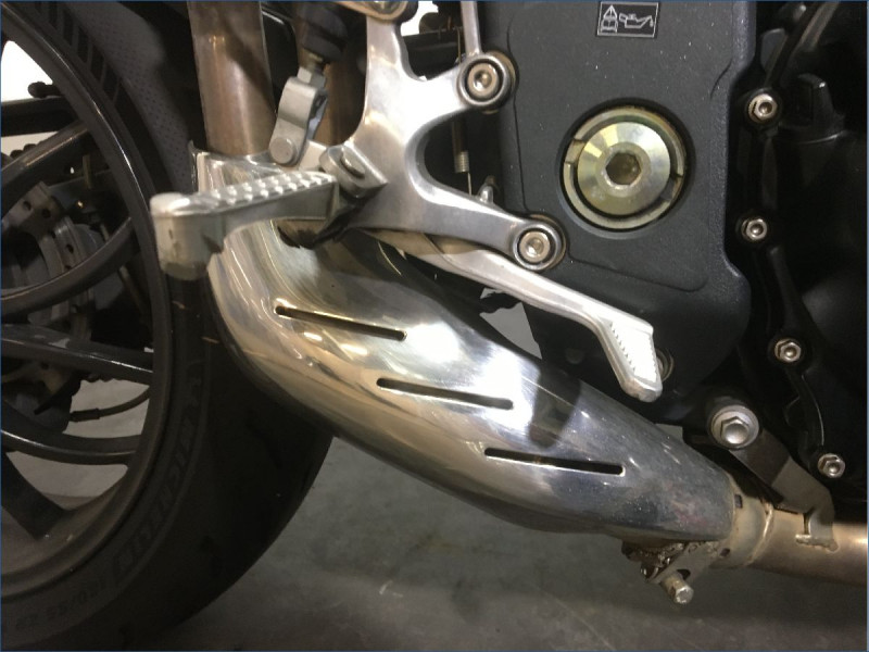 TRIUMPH 1050 SPEED TRIPLE 