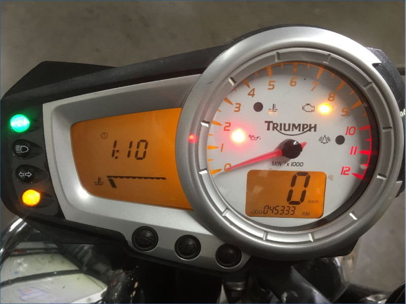 TRIUMPH 1050 SPEED TRIPLE 