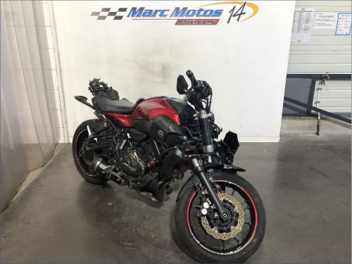 YAMAHA MT07 