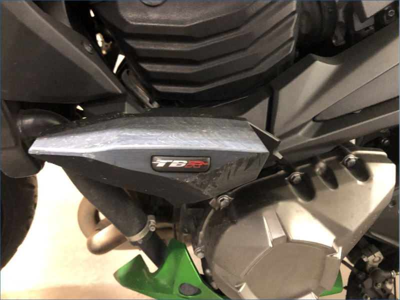 KAWASAKI Z800 