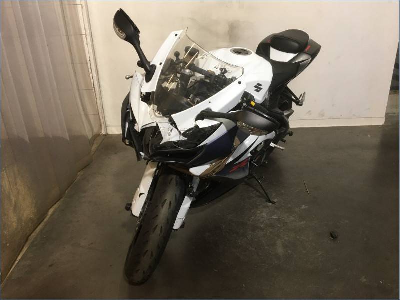 SUZUKI GSX-R750 