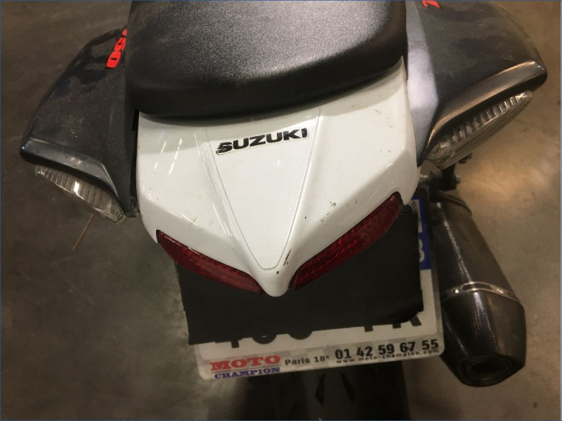 SUZUKI GSX-R750 