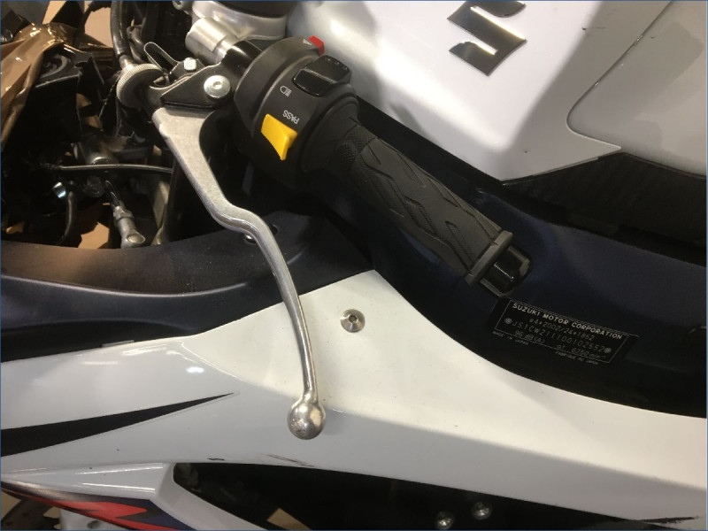 SUZUKI GSX-R750 