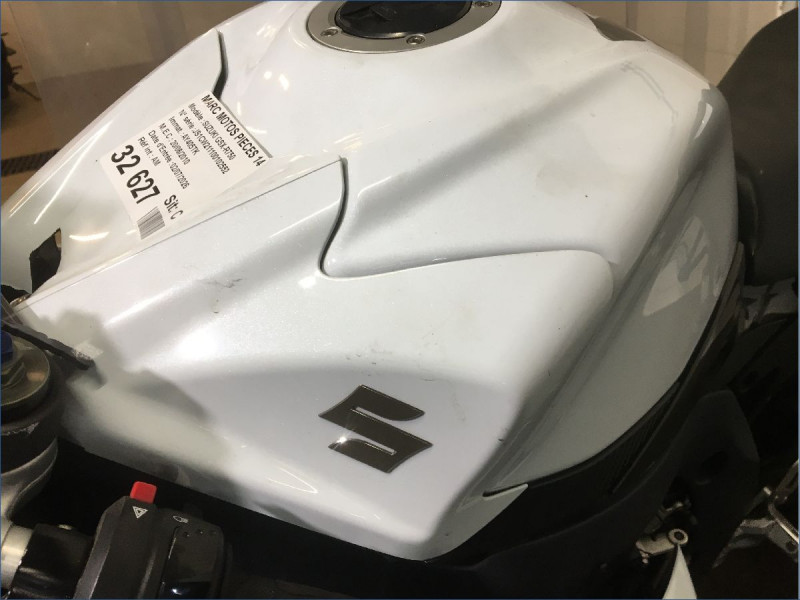 SUZUKI GSX-R750 