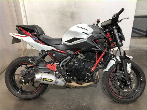 KAWASAKI Z650 