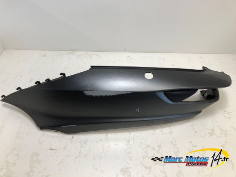 CACHE LATERAL GAUCHE PIAGGIO 500 MP3 LT 2017