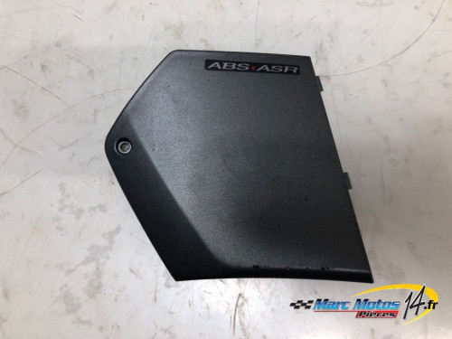 HABILLAGE DE CARENAGE DROIT PIAGGIO 500 MP3 LT 2017
