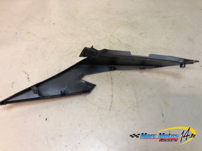 CACHE LATERAL DROIT HONDA 750 HORNET 2023