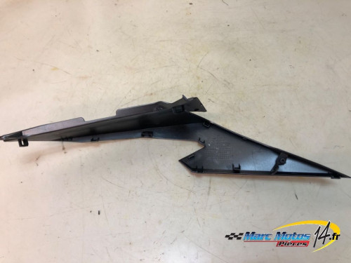 CACHE LATERAL GAUCHE HONDA 750 HORNET 2023