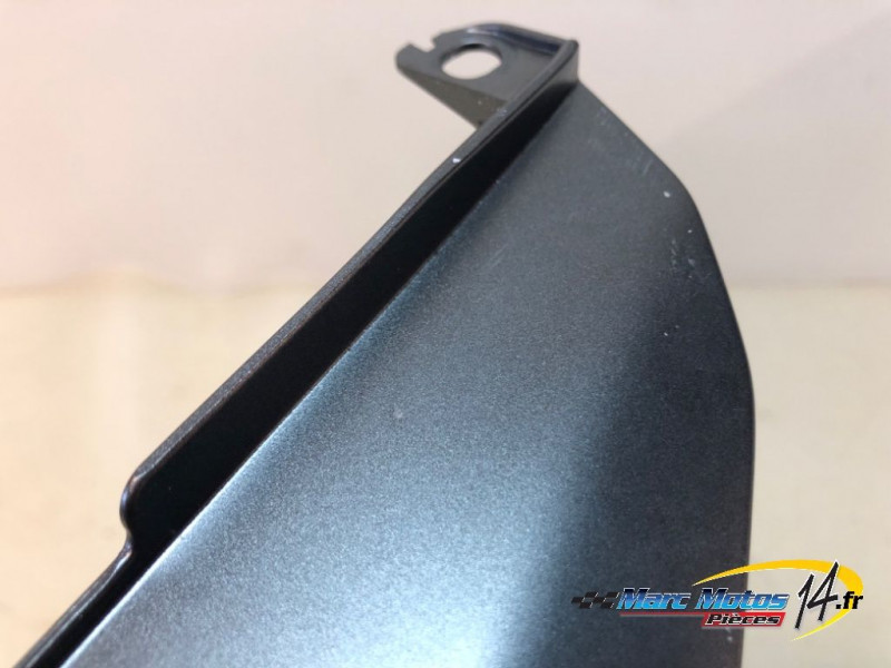 CACHE LATERAL GAUCHE HONDA 750 HORNET 2023