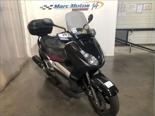 YAMAHA 125 XMAX 