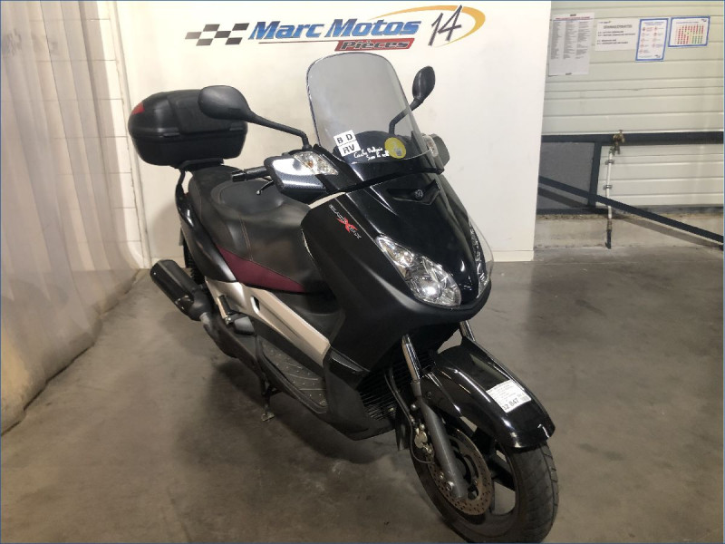 YAMAHA 125 XMAX 