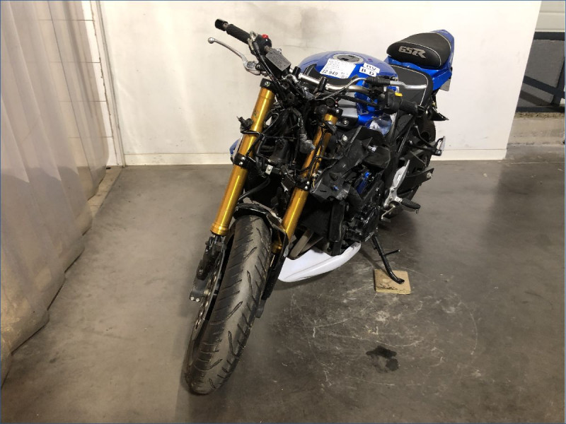 SUZUKI 750 GSR 